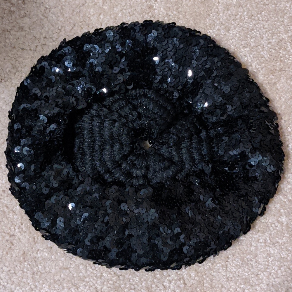 🌻 3/$12 Black sequin hat - Picture 2 of 3